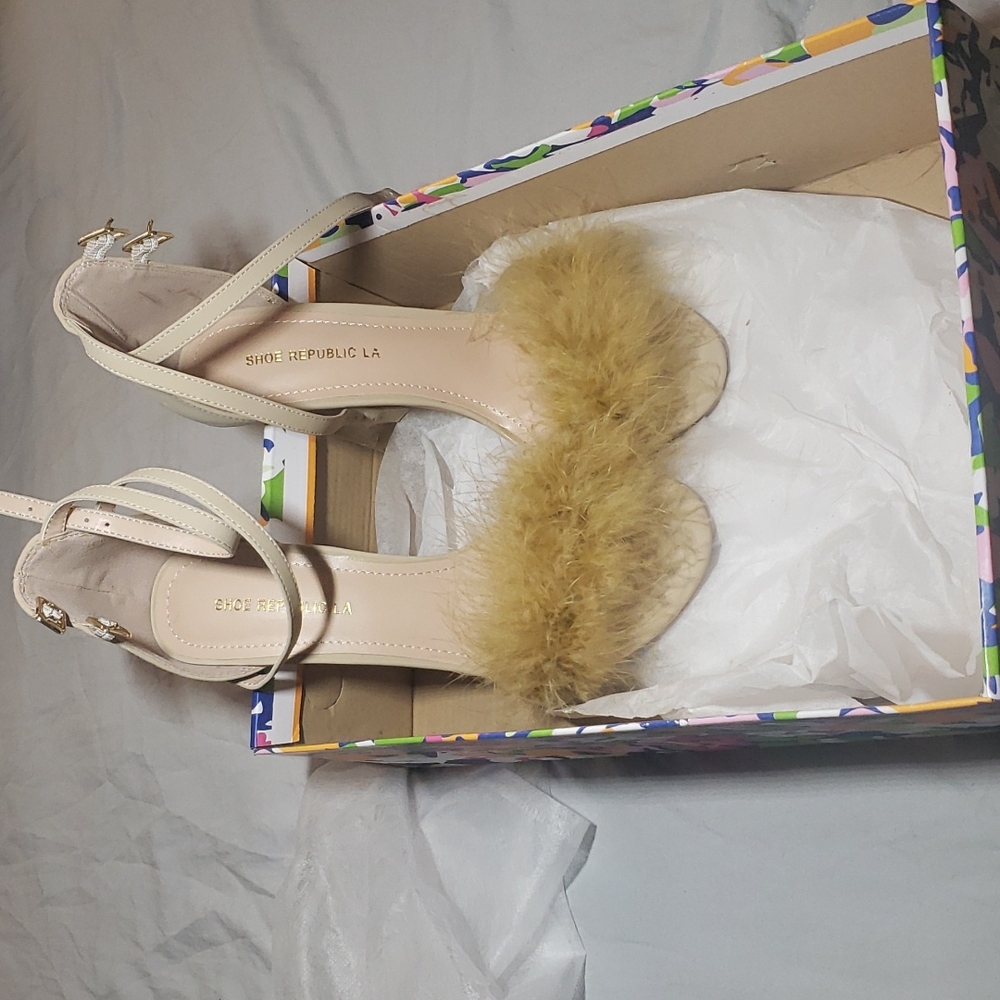 Nude pump